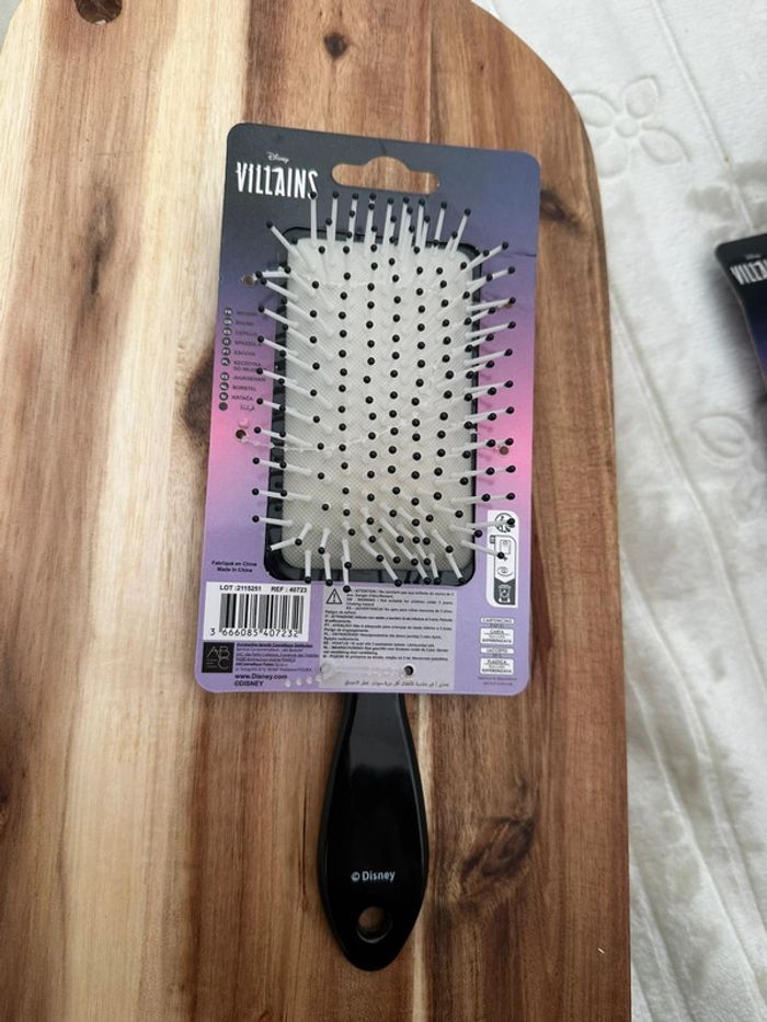 Brosse à cheveux vilains Cruella Disney neuve - photo numéro 3