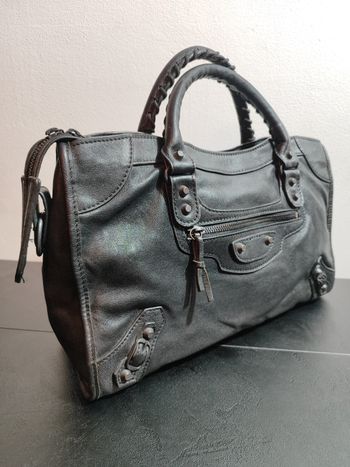 Sac à main Balenciaga modèle City en cuir noir