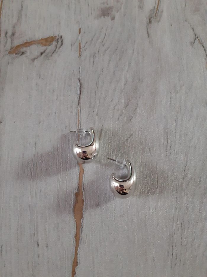 Boucles d'oreilles gouttes d'eau argentées