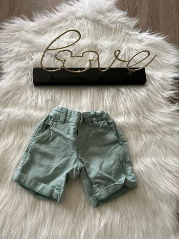 Très beau short vert 🥰 kiabi taille 3 ans