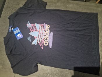 T-shirt adidas