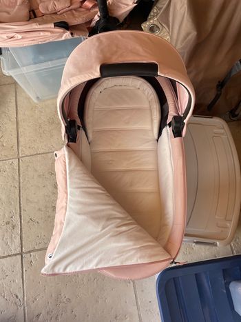 Nacelle Cybex rose très peu servie