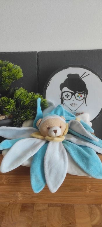collector ours fleur bleu blanc Doudou et Compagnie pétale bonnet  jaune marron