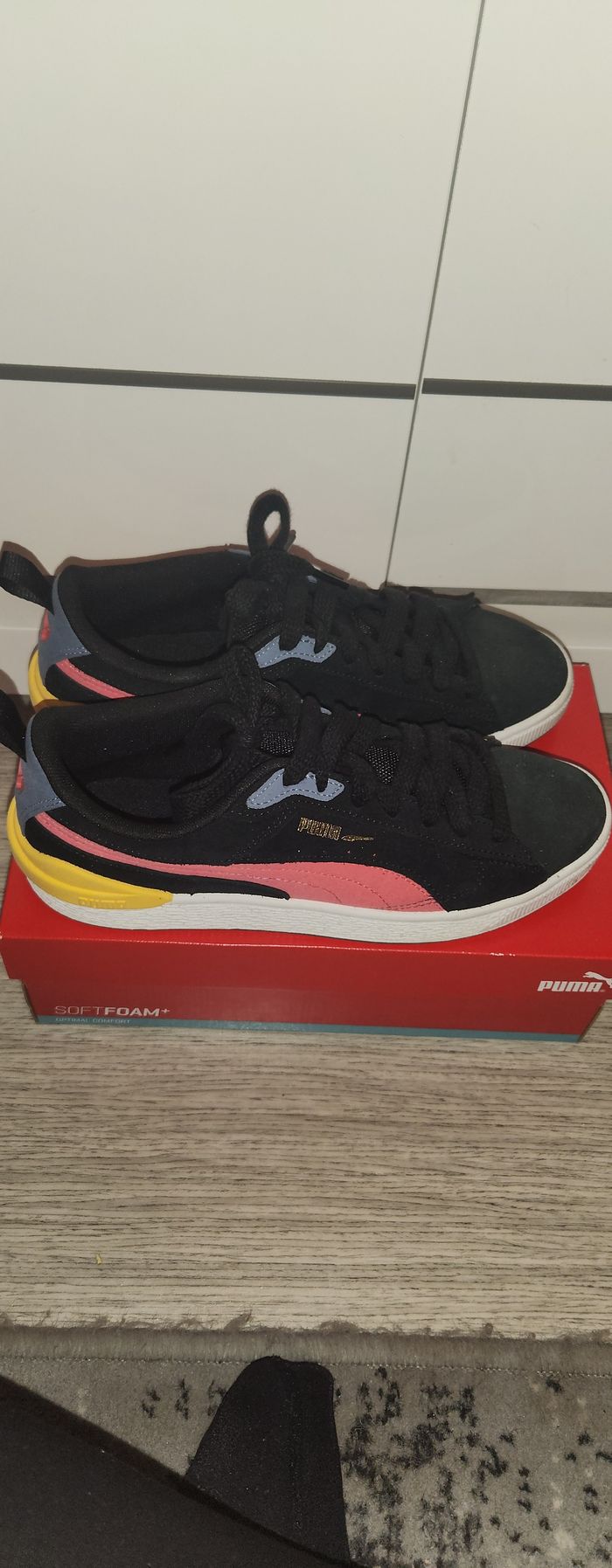 Baskets femme Puma pointure 39 - photo numéro 2