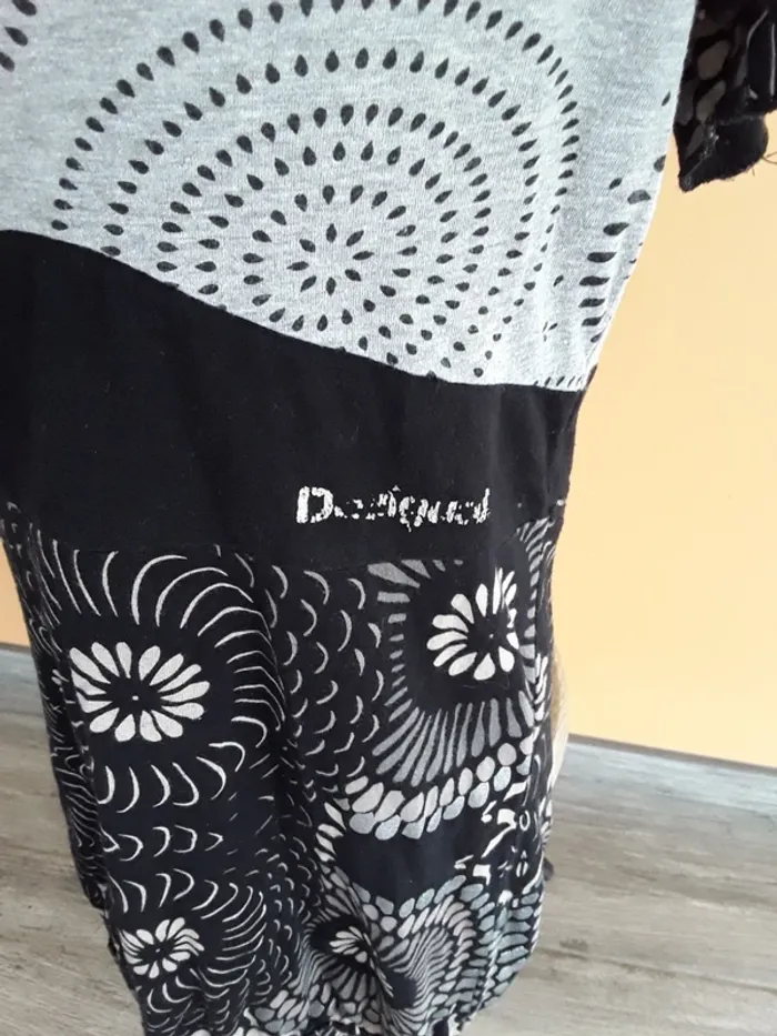 Robe Desigual 11/12 ans - photo numéro 2