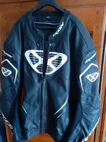 Veste Ixon