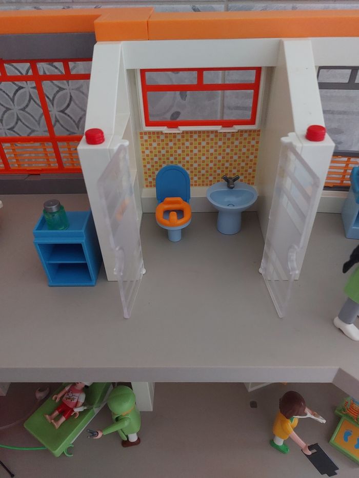 Hopital  playmobil très non état - photo numéro 7
