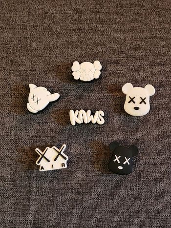 Jibbitz/PinsCrocs/Charms