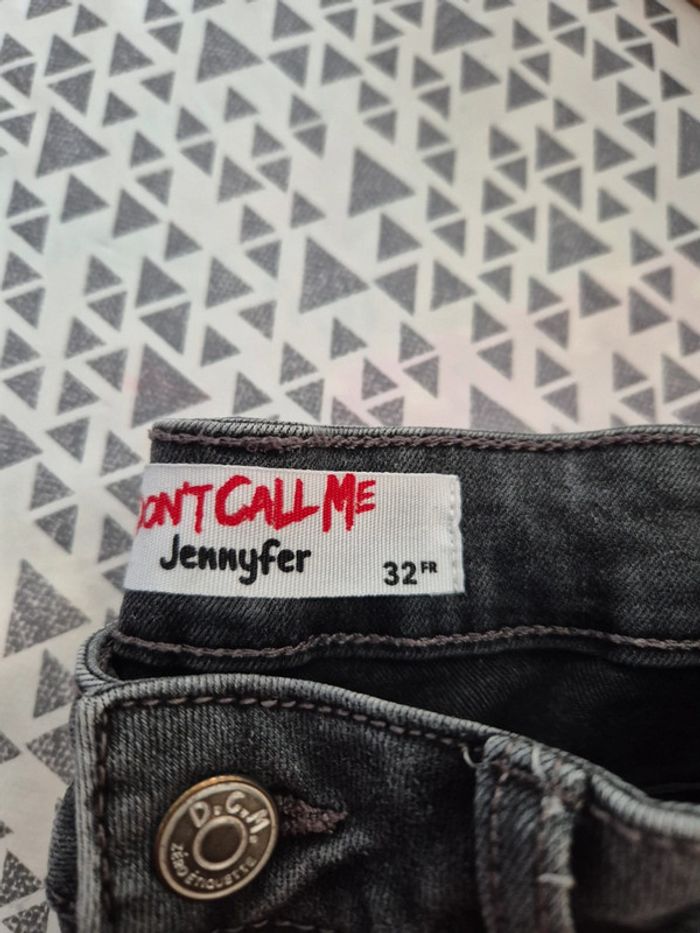 Jeans à trou - photo numéro 2