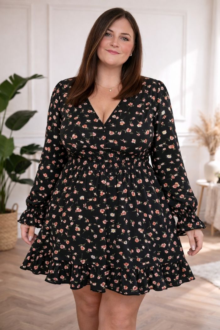 Robe champs de fleurs nocturne noire et multicolore Femme taille 54 marque Boohoo đź’Ť