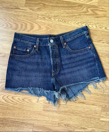 Short en jean Levi’s taille 38 - neuf