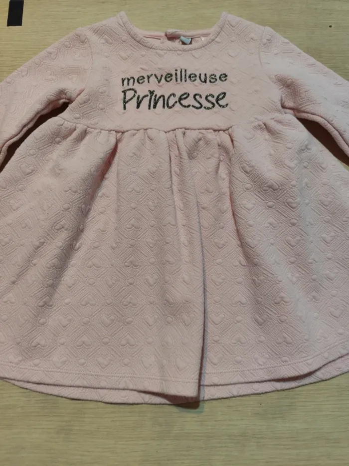 Robe rose