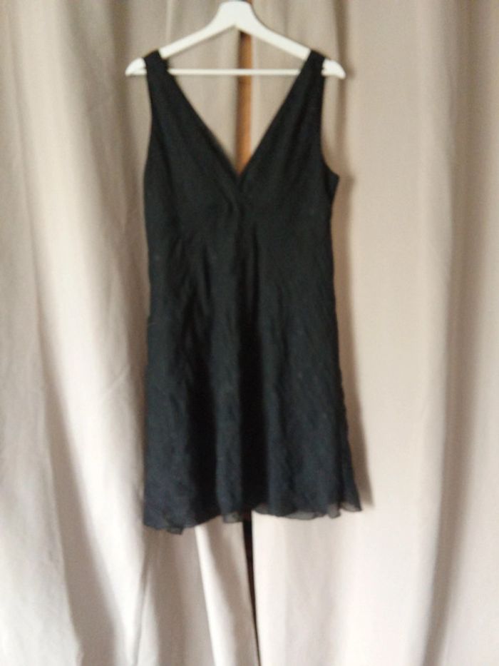 Petite robe noir en col V style voile dentelle en fleur Kiabi taille 42 - photo numéro 11