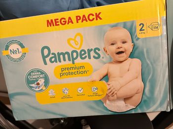 Couche pampers premium protection.