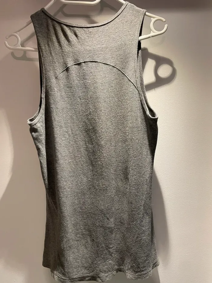 Lot de 2 débardeurs gris en très bon état taille M - photo numéro 3