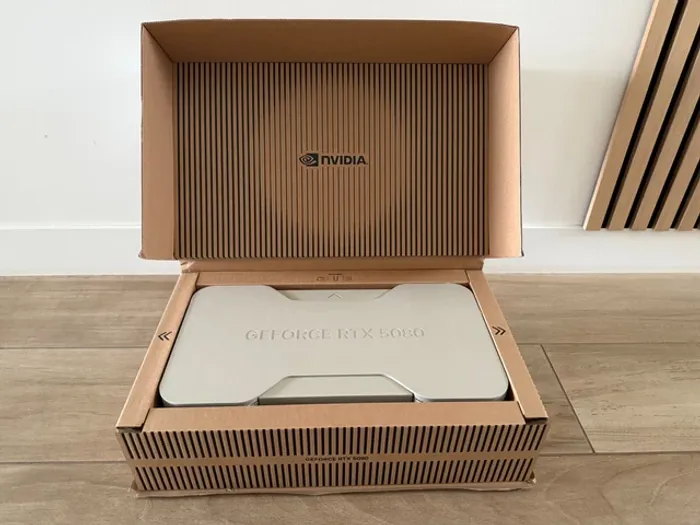 NVIDIA GeForce RTX 5080 Founders Edition - photo numéro 4