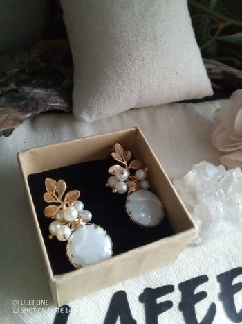 Boucles d'oreilles bohèmes en perles de culture d'eau douce blanches