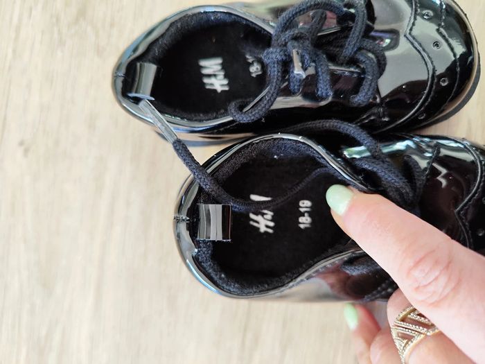 paire de vernis noire H&M Pointure 18-19 - photo numéro 5