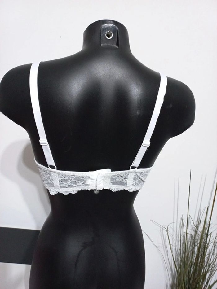 Soutien gorge blanc en dentelle - photo numéro 3