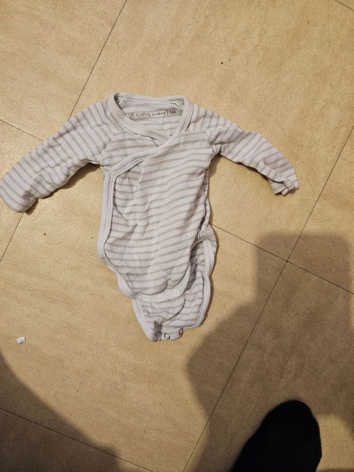 Vêtements bébé 1 mois