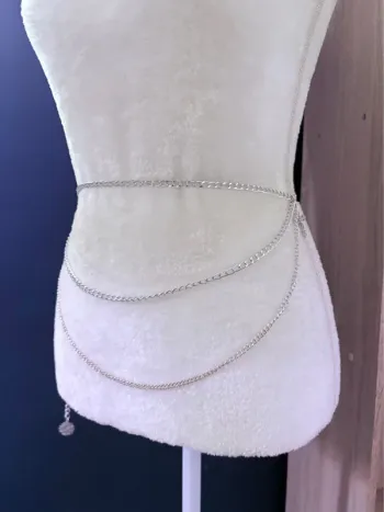 Ceinture en métal Witch ajustable avec bijoux croix