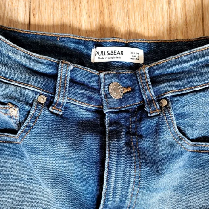 Short pull & bear taille 34 neuf sans étiquette - photo numéro 2