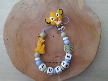 Attache tétine simba