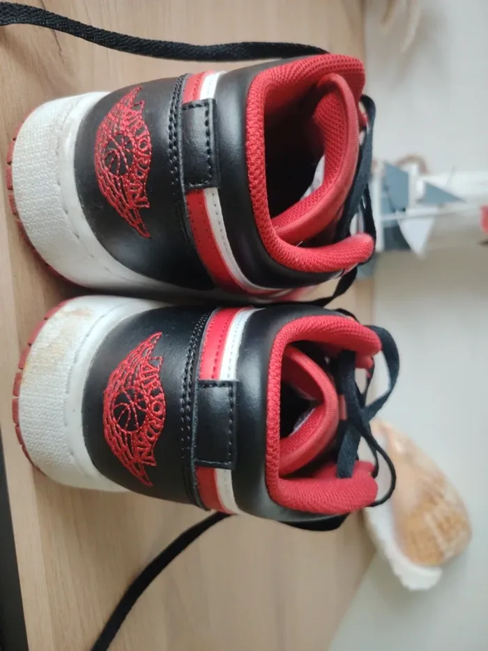 Baskets Nike unisexe pointure 38.5 - photo numéro 4