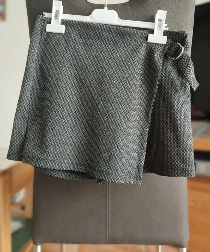 Jupe short gris foncé 12 ans