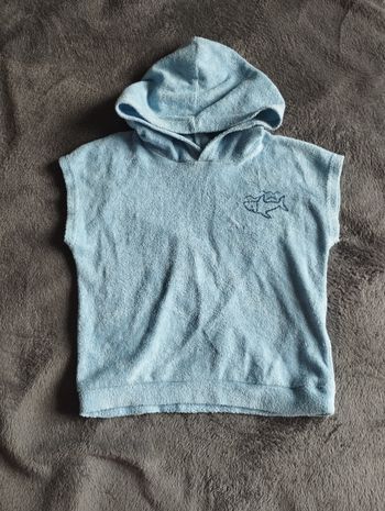 T.shirt capuche éponge 🦈 18/24 mois