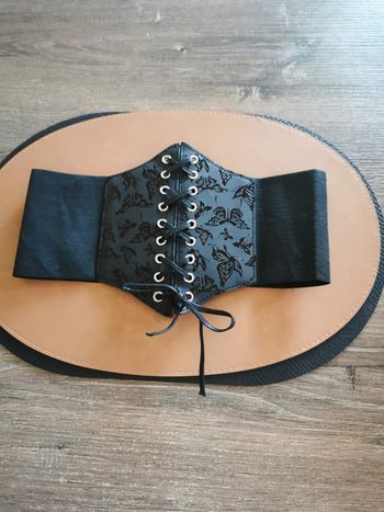 Corset style Vintage papillons noir