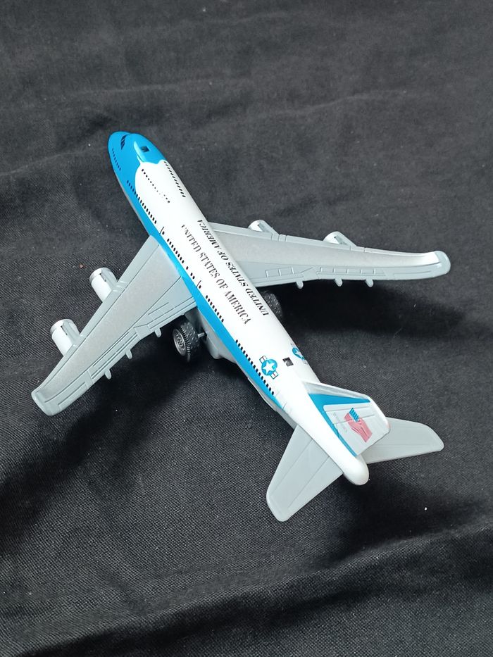 Avion métal  lumineux - photo numéro 7