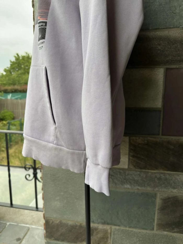 Sweat mauve à capuche à motifs Bershka Taille S / 36 - photo numéro 11