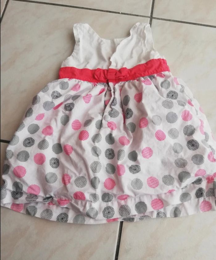 Tres joli robe - photo numéro 2