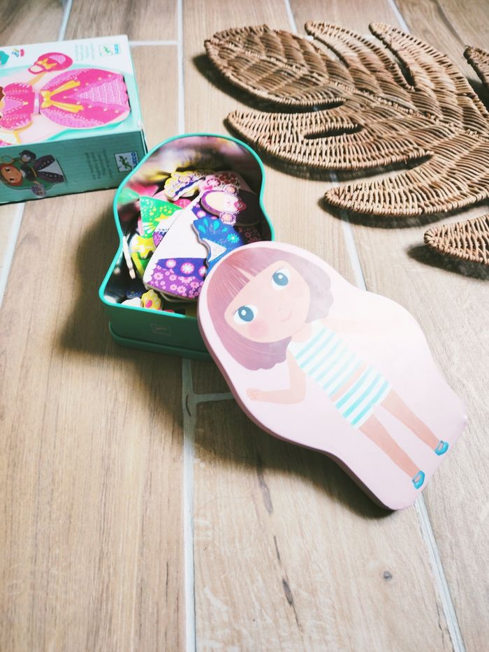 👸Coffret en métal Princesse puzzle aimanté /magnétique marque Djeco - photo numéro 6