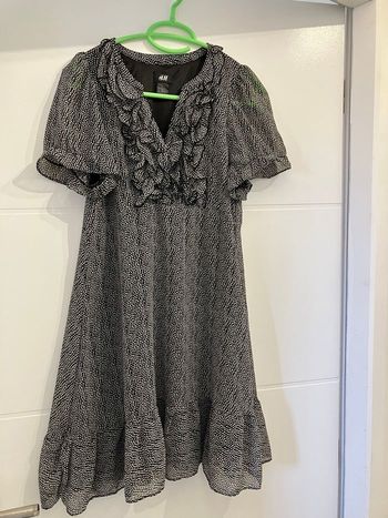 VENDS ROBE GRIS IMPRESSIONS BLANCHES