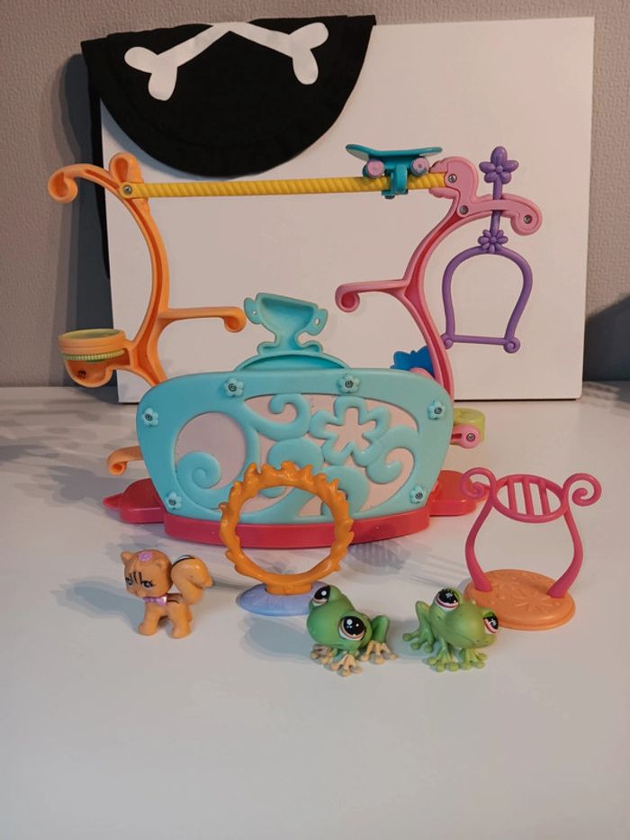 Petshop Cirque hasbro + 3 figurines et accessoires Taille hauteur 23cm longueur 28cm - photo numéro 6