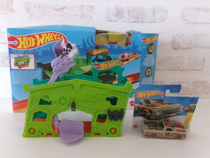Elément / extension pour circuit Hot Wheels - Le garage fantôme