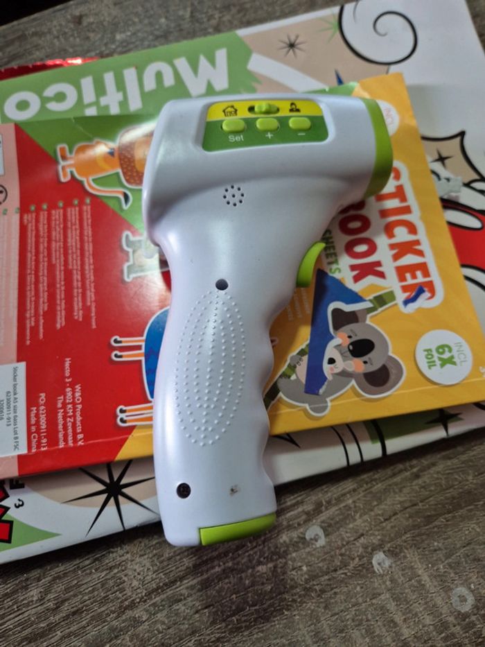 Thermomètre frontal