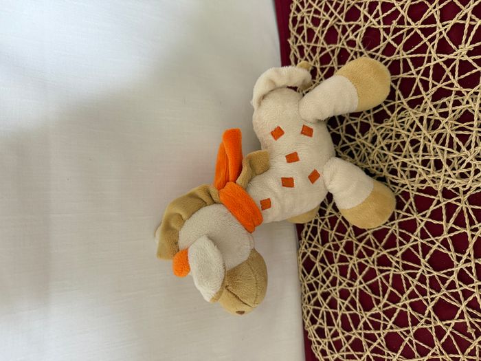 Doudou girafe écru, beige, écharpe orange, Maxita - photo numéro 2