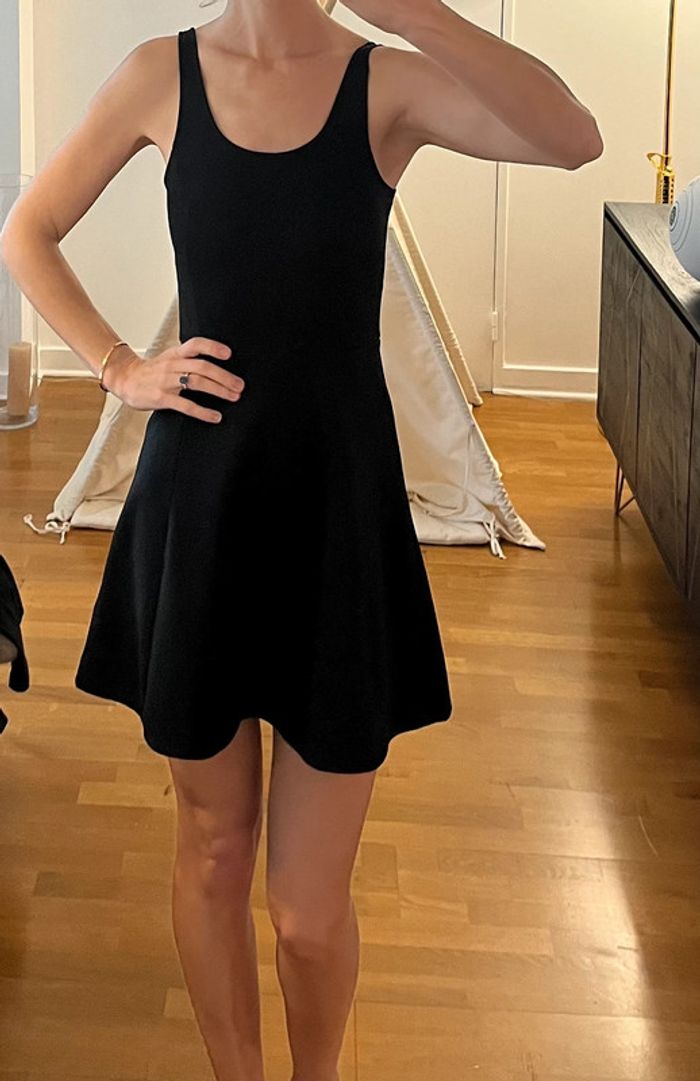 Robe noire patineuse - photo numéro 2