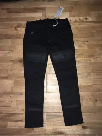Pantalon noir g star t26 =36 neuf avec étiquette