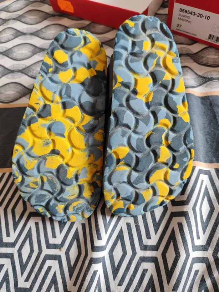 Chaussures en 27 - photo numéro 4