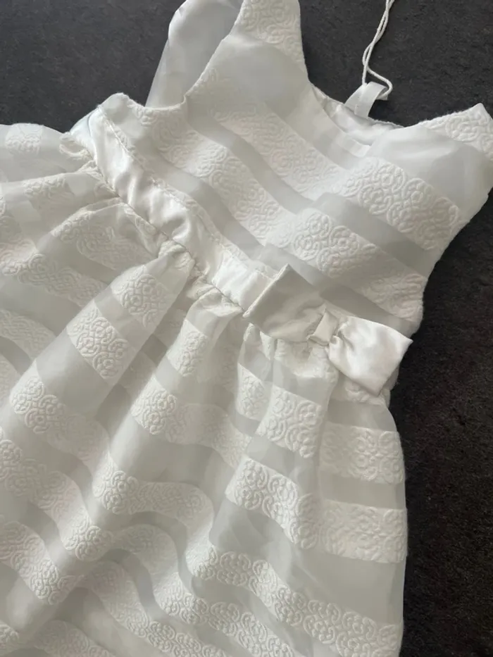 Robe blanche 18 mois - photo numéro 2