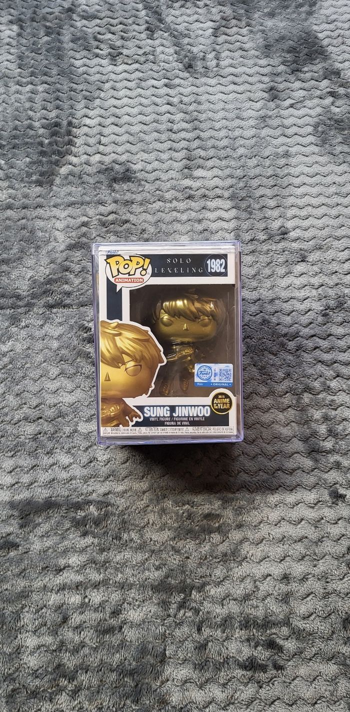 Figurine POP Sung Jinwoo Gold (Solo Leveling) Édition spéciale avec un boîte de protection