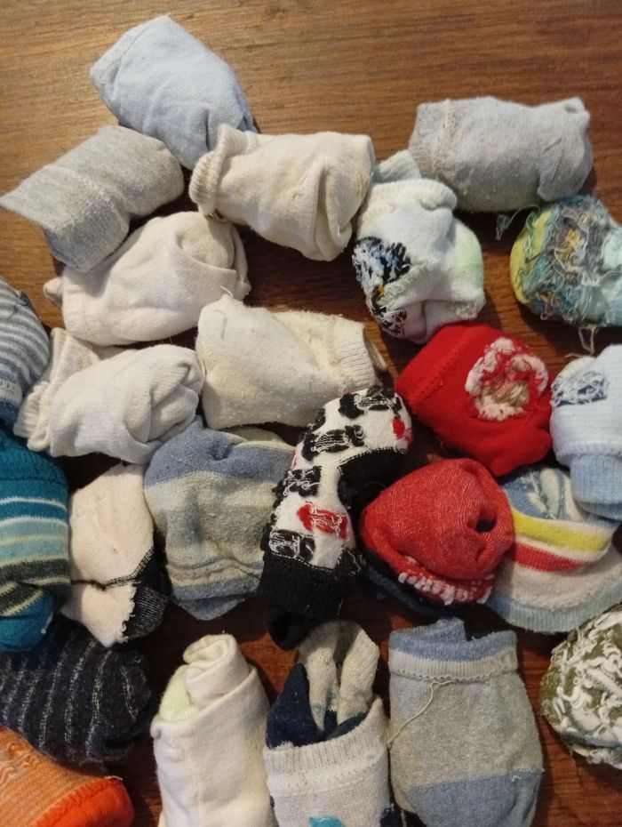 34 paires de chaussettes taille 15 a 18 - photo numéro 3