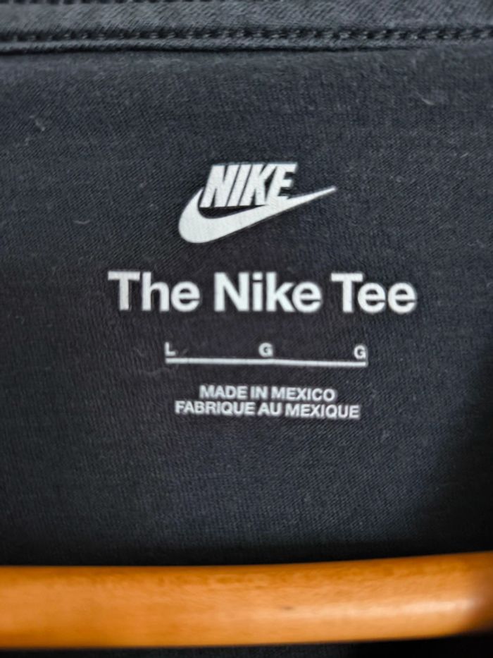 Tee shirt noir Nike taille 12/13ans - photo numéro 3