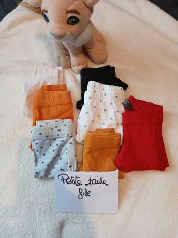 Lot de vetement fille 1 mois tres bon état 