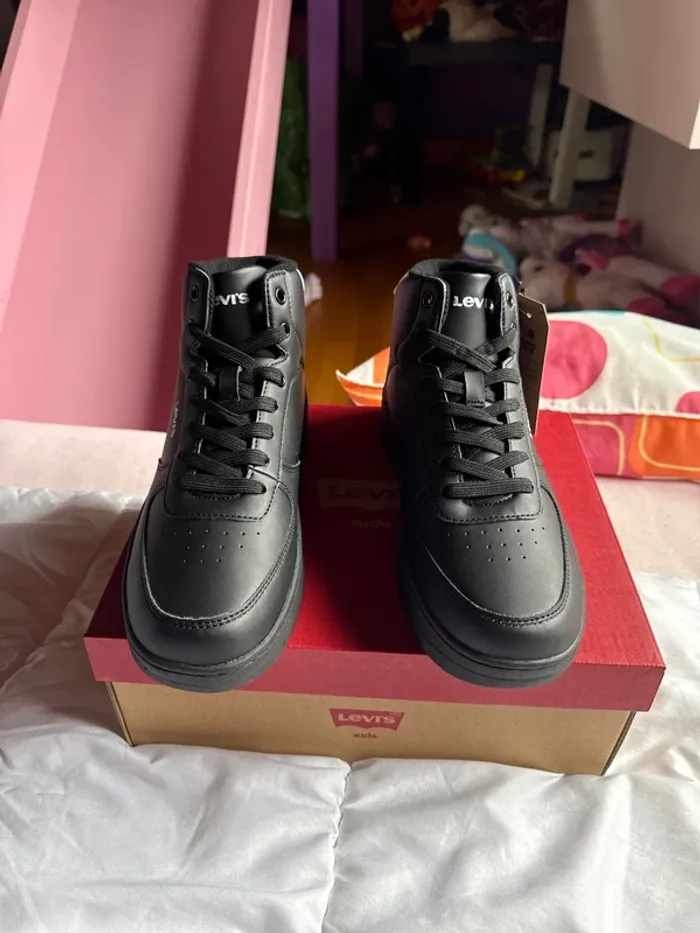 Superbes baskets montantes Levi’s neuves avec étiquette pointure 38 - photo numéro 3