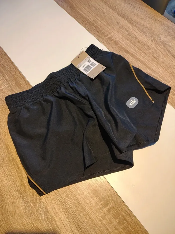 Short Running Nike Dri-Fit W - photo numéro 2